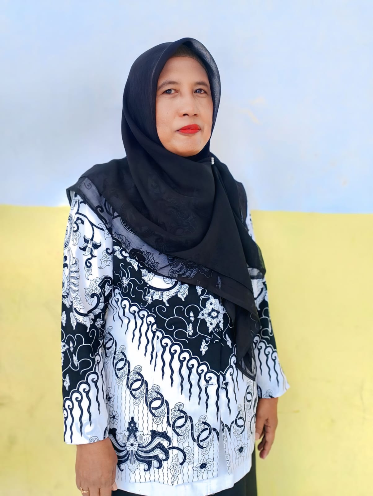 Foto SRIYATI M. BASUNI, S.Pd.SD