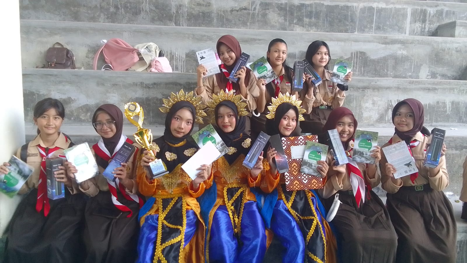 Juara 1 Festival Tarian Molabot 2026